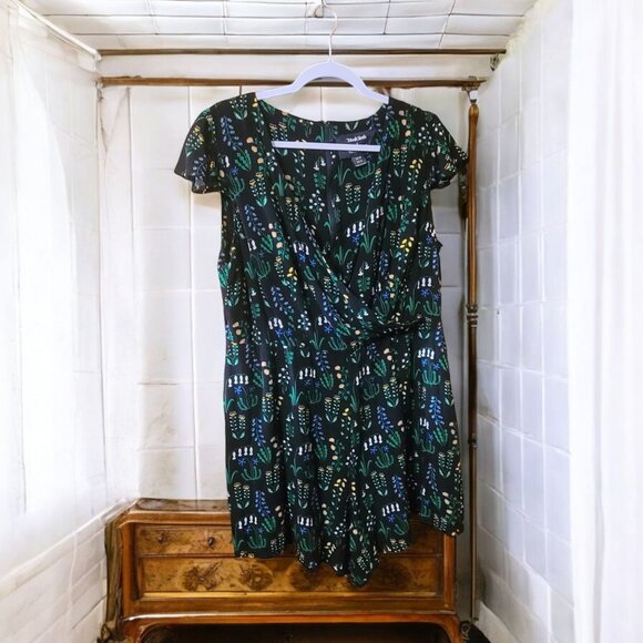 Collectif, ModCloth Pants - Collectif X ModCloth Titta Greenhouse Floral PlaySuit US 14/UK 18 Ruffled Sleeve